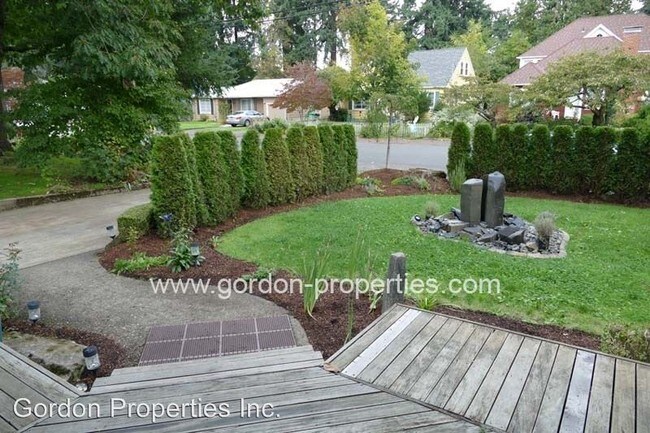 Building Photo - 3 br, 2 bath House - 10042 NE Skidmore St