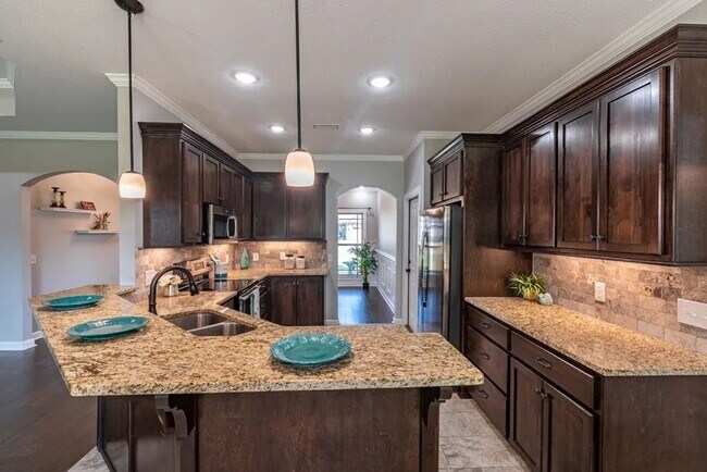 Foto del edificio - Available March!