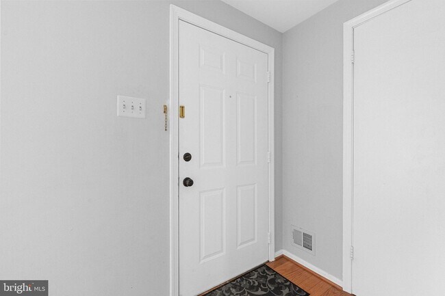 Building Photo - 9071 Loreleigh Way