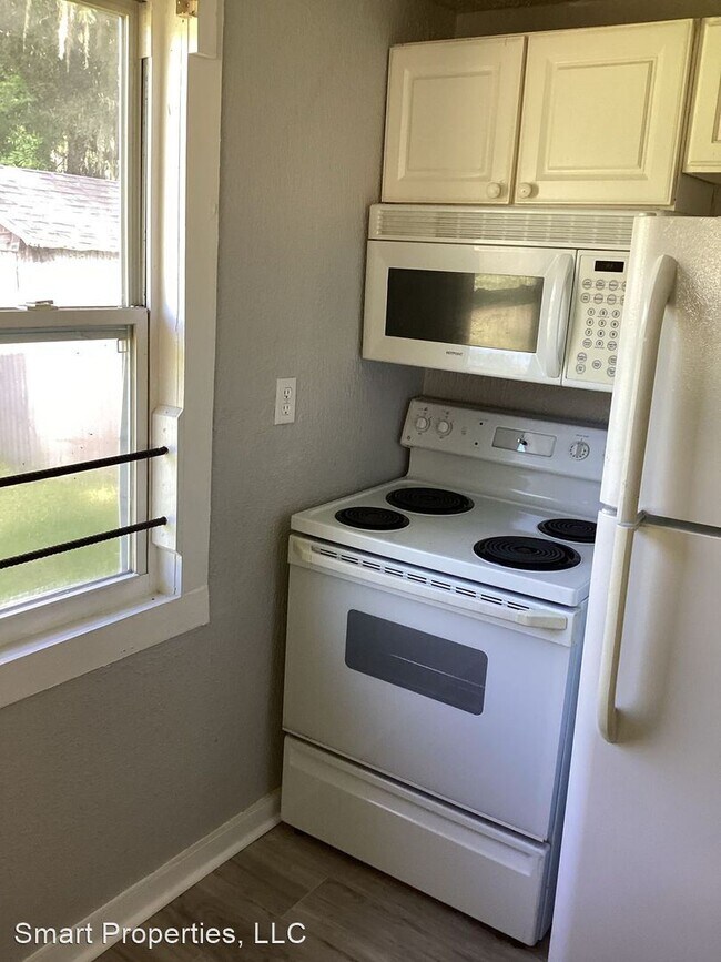 Building Photo - 1 br, 1 bath House - 3346 Combee Rd S