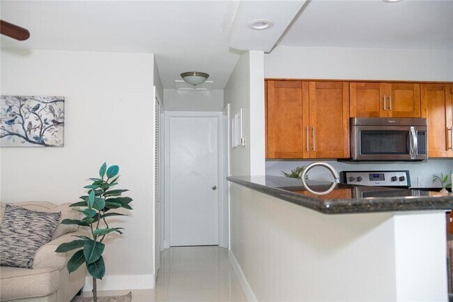 Foto del edificio - 6240 NW 15th St