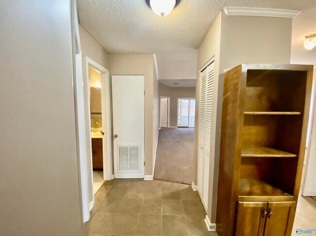 Foto del edificio - 1110 Liberty Dr