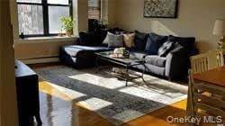 Building Photo - 25 W Broadway