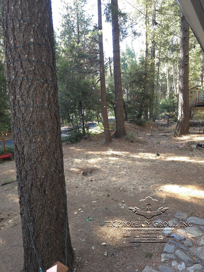 Foto del edificio - 16048 Mountain View Dr