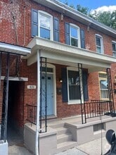 Building Photo - 431 Arch St