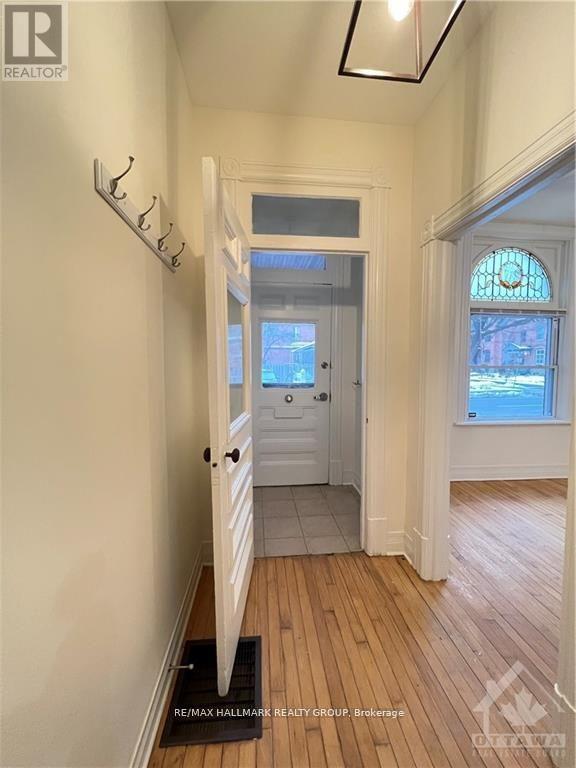 Building Photo - 375 Lyon St. N