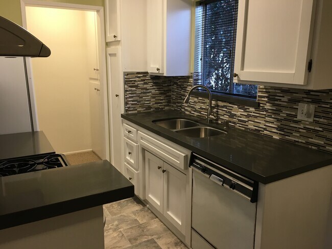 Kitchen - 11550 Nebraska Ave