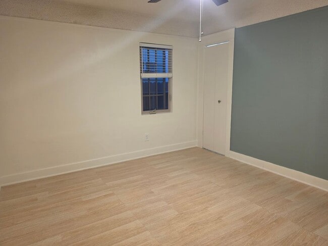 Building Photo - 1410 W Washington Ave