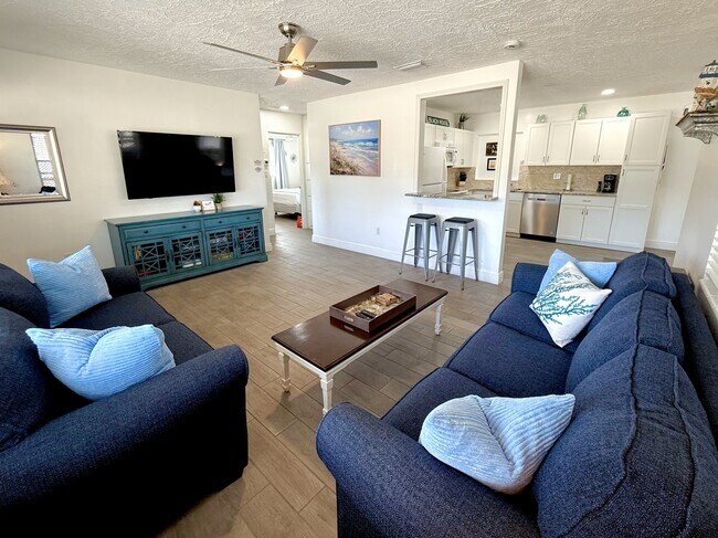 Foto del edificio - 5944 S Lockwood Ridge Rd
