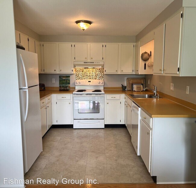 Building Photo - 2 br, 1 bath House - 29 Starboard Dr.