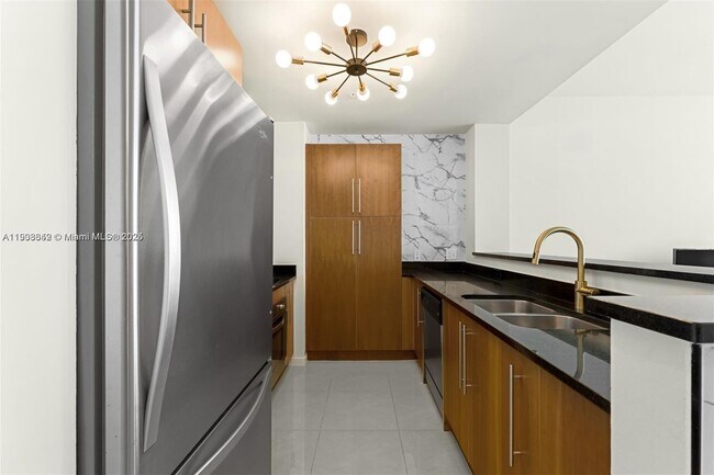 Building Photo - 300 S Biscayne Blvd