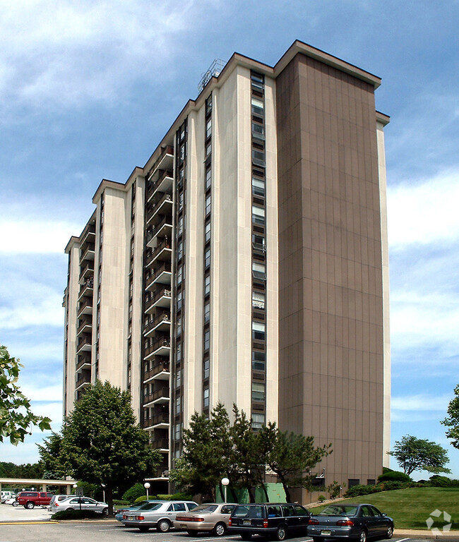 Foto del edificio - Eastpointe Condominium