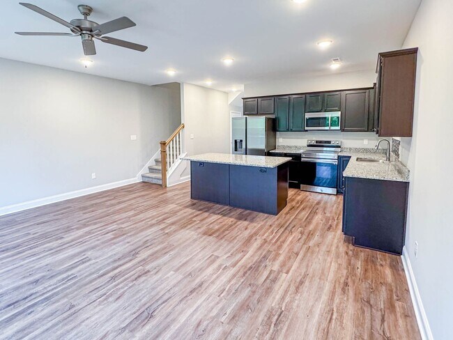 Foto del edificio - Knoxville 37918 - 3 bedroom, 2.5 bath home...