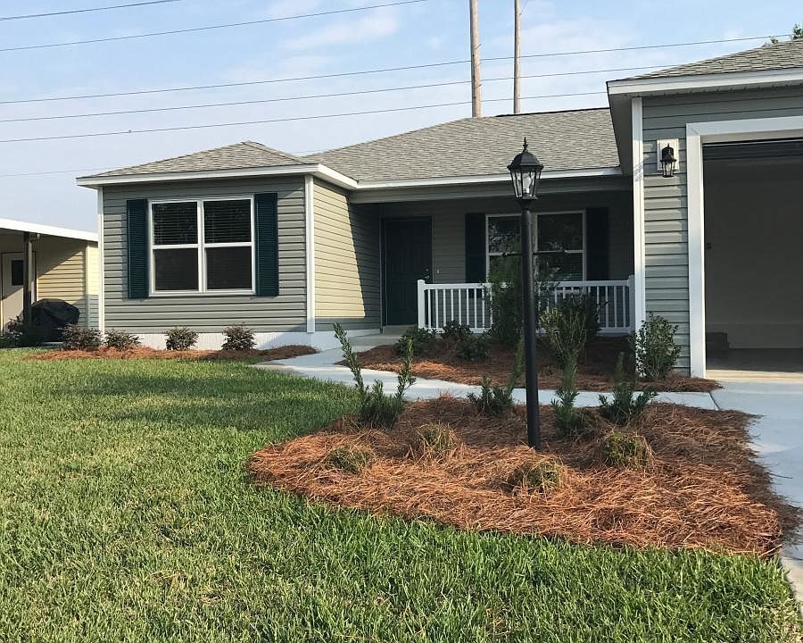 Foto principal - Beautifully furnished home Available Now