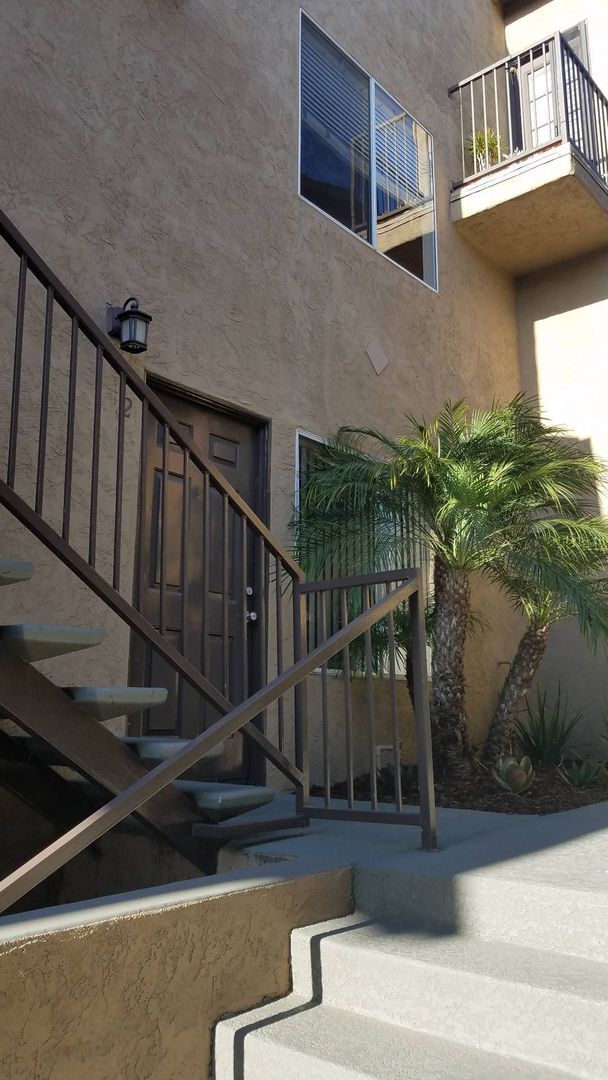 Building Photo - Updated 2 Bed, 2 Bath 2-Story Condo with Garage