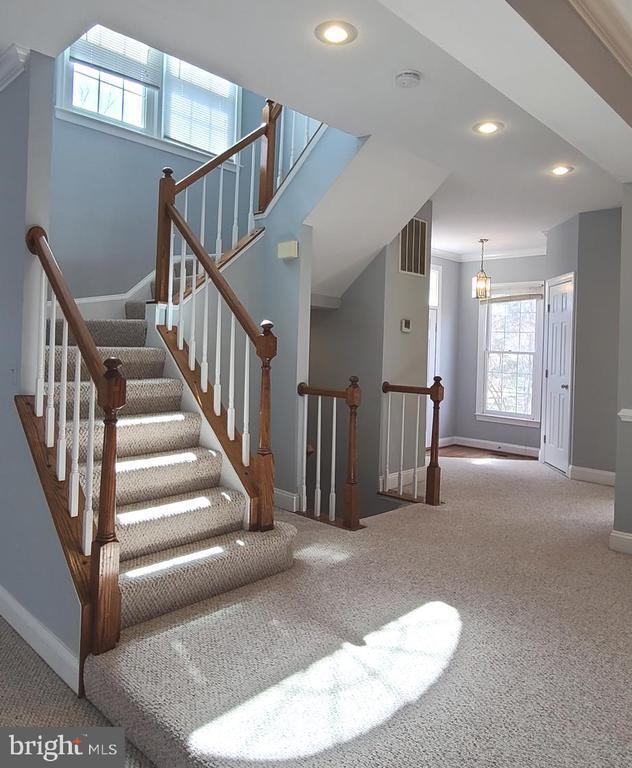 Building Photo - 2725 Baronhurst Dr