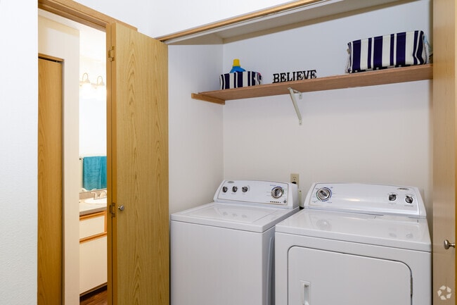 1 habitación, 1 baño - 747 pies cuadrados - Lavadora/secadora - Canyon Springs