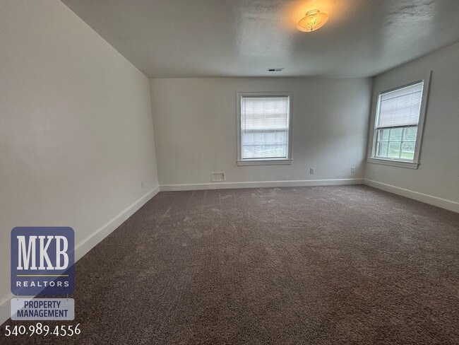 Building Photo - Garden City Property