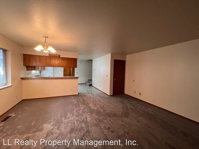 Building Photo - 2 br, 1.5 bath House - 173 Broadway Street
