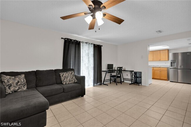 Foto del edificio - 423 SE 24th Ave