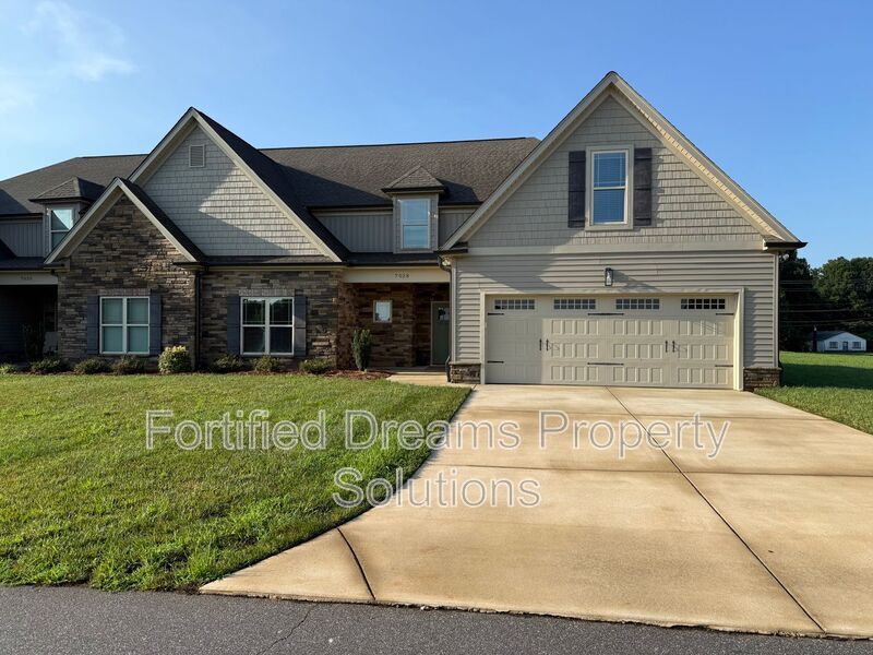 Foto principal - 7028 Westfield Vlg Cir