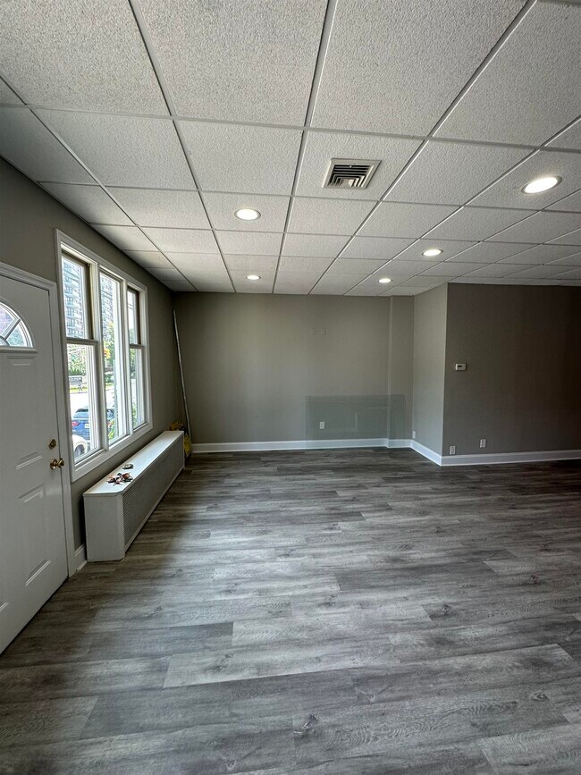 Building Photo - 14 Dempsey Ave