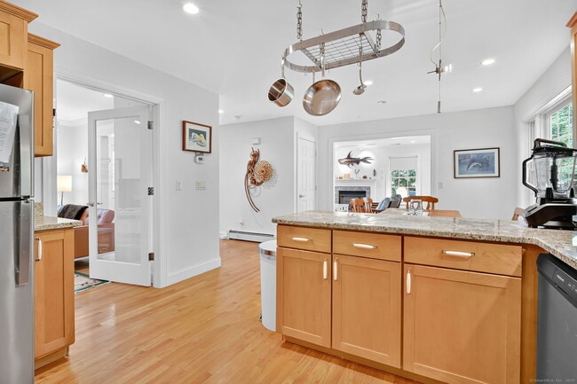 Building Photo - 49 Hydeville Rd