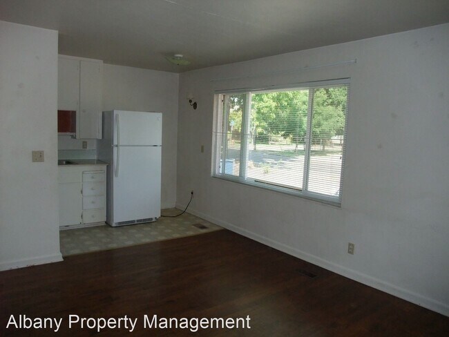Foto del edificio - 2 br, 1 bath House - 1550 NW Van Buren Ave