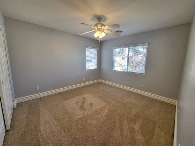 Foto del edificio - 6686 Keyesport Ct