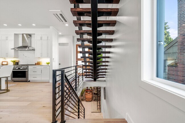 Foto del edificio - Brand-New Luxury 4BR++/5BA Home with ADU i...