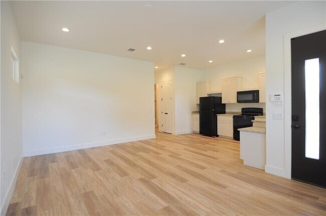 Building Photo - 10730 FM 967