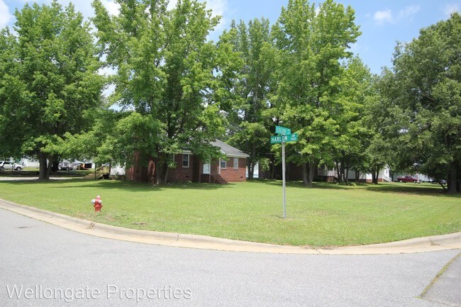 Building Photo - 416 Colon Dr
