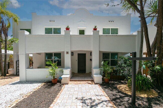 Foto del edificio - 18 NE 42nd St