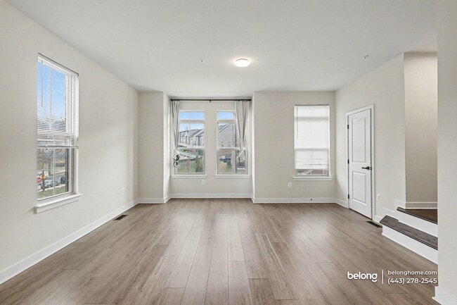 Building Photo - 6118 Northwest Dr