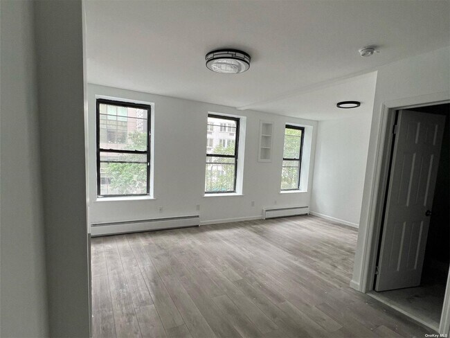 Building Photo - 389 2nd Ave