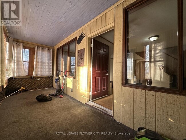 Building Photo - 1248 McEwan Ave