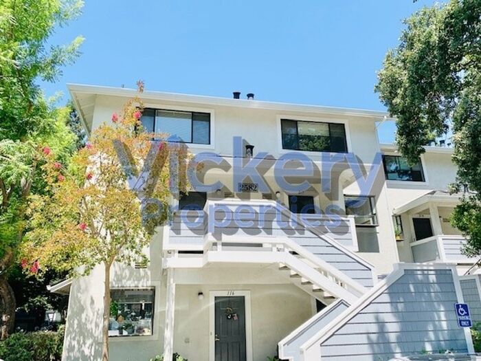 Primary Photo - 2582 Oak Rd