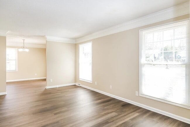 Foto del edificio - 4629 Dawnwood Dr