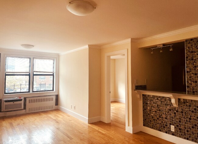 Foto del edificio - 3225 Johnson Ave