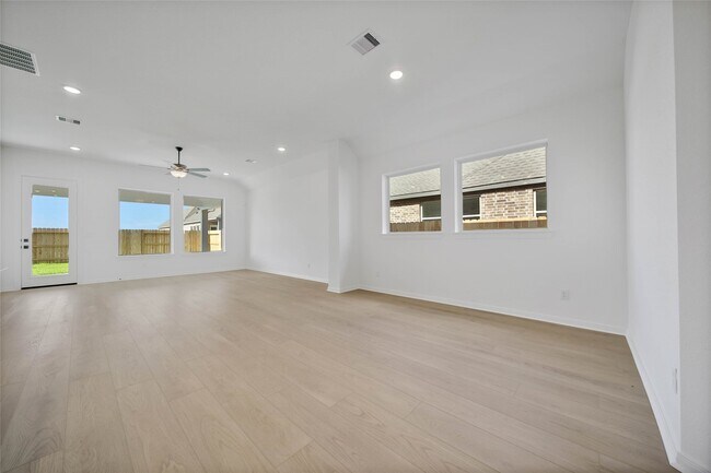 Foto del edificio - 42710 Loma Vista Ct