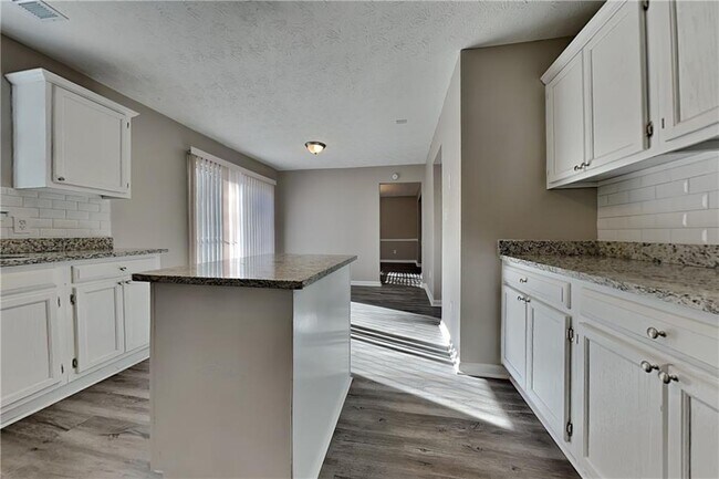 Foto del edificio - 5260 Harbins Point Ln NW