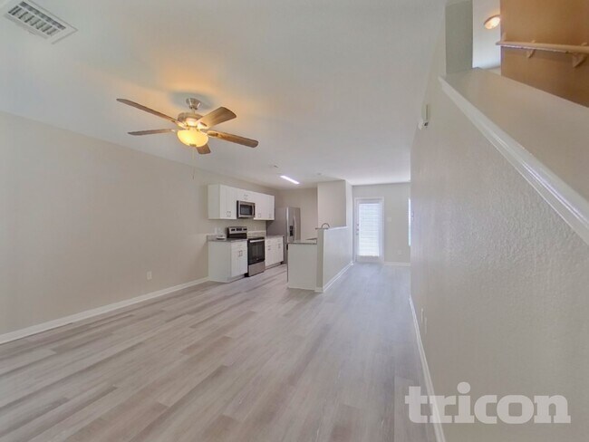 Building Photo - 15684 Del Norte Dr