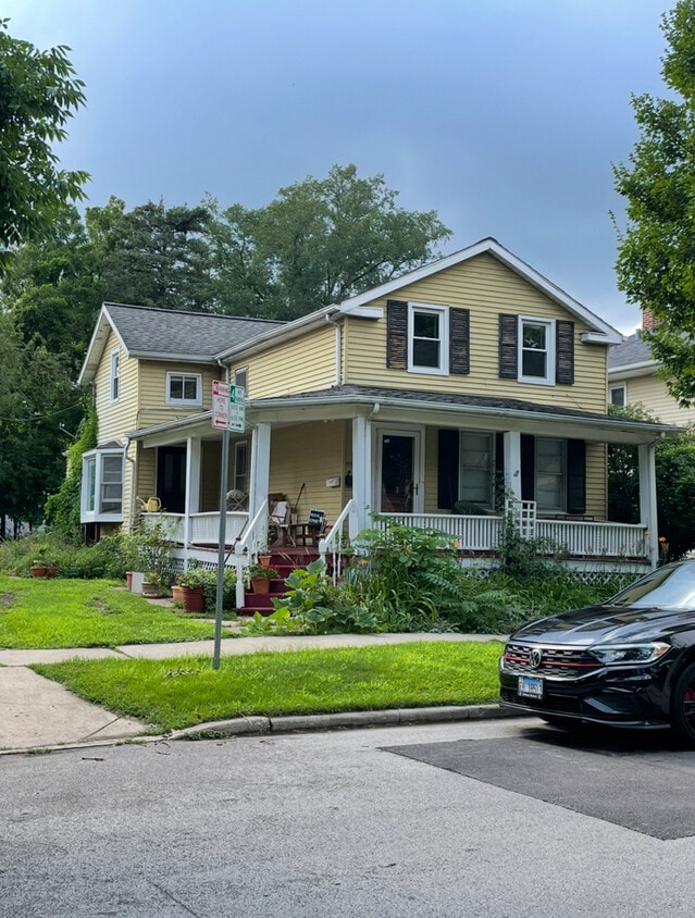 Primary Photo - 209 Center St