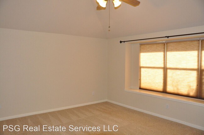 Building Photo - 4 br, 2.5 bath House - 15609 Belfin DR