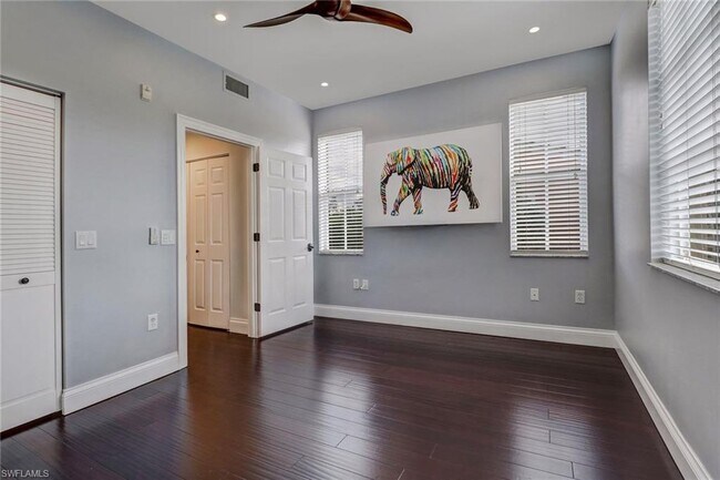 Foto del edificio - 1180 Reserve Way