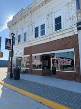 Building Photo - 112 E Franklin St