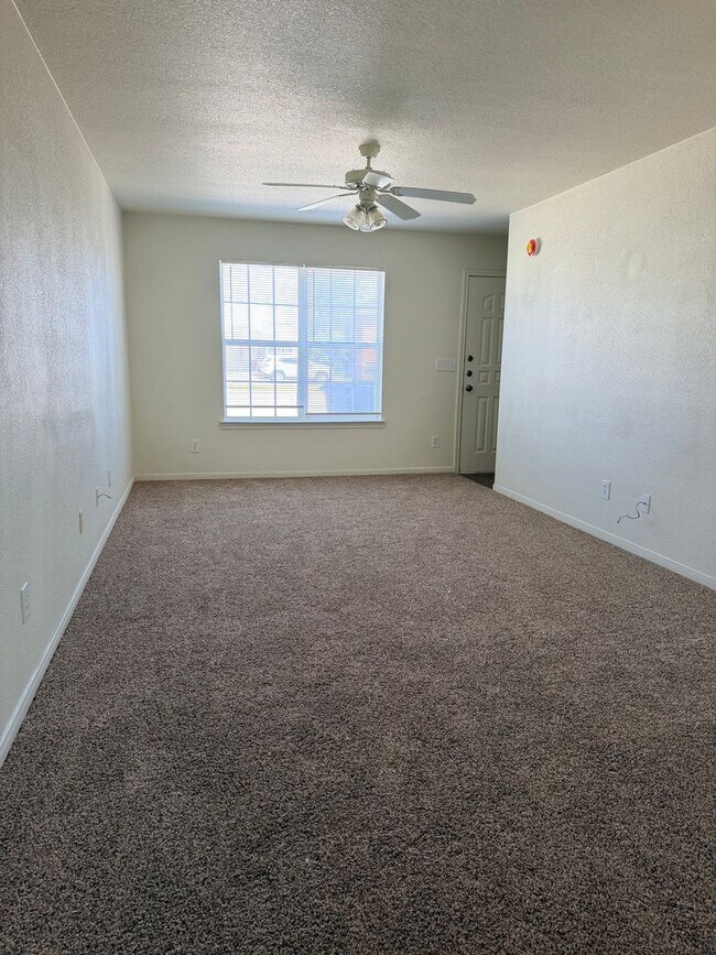 Foto del edificio - 3204 Hereford Ln