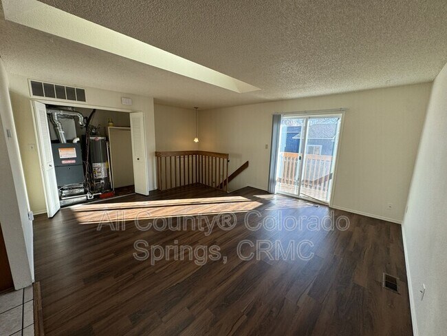 Building Photo - 819 Yuma St