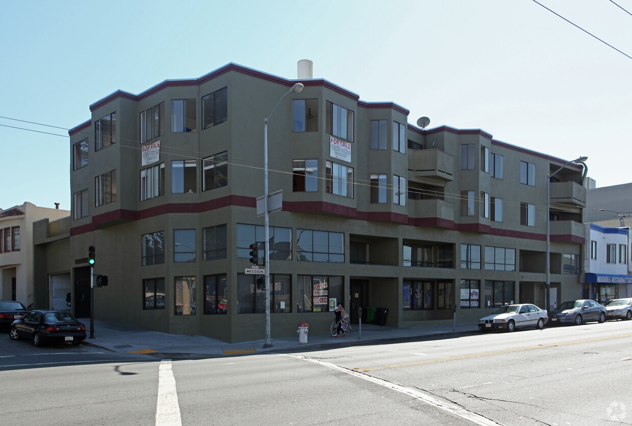 Primary Photo - 4377 Mission St