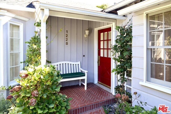 Foto del edificio - 1228 Peck Dr